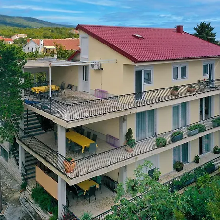 Pintar-1 By Interhome Lägenhet *