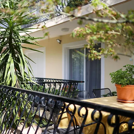 Pintar-1 By Interhome Lägenhet Jadranovo