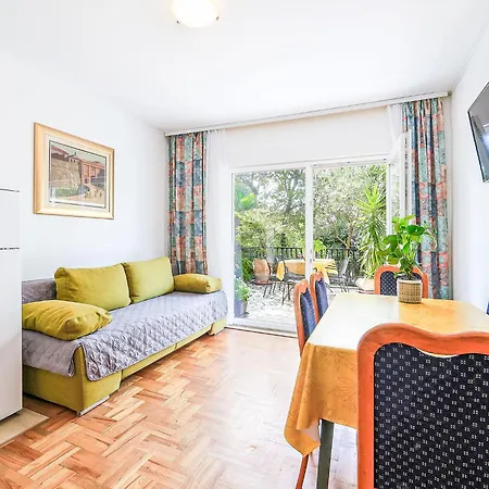 Apartmán Pintar-1 By Interhome